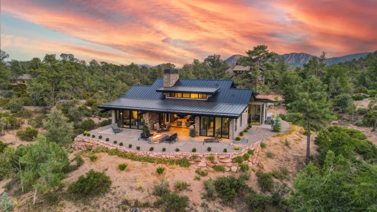 aerial view of an exquisite home in diamond pointe community